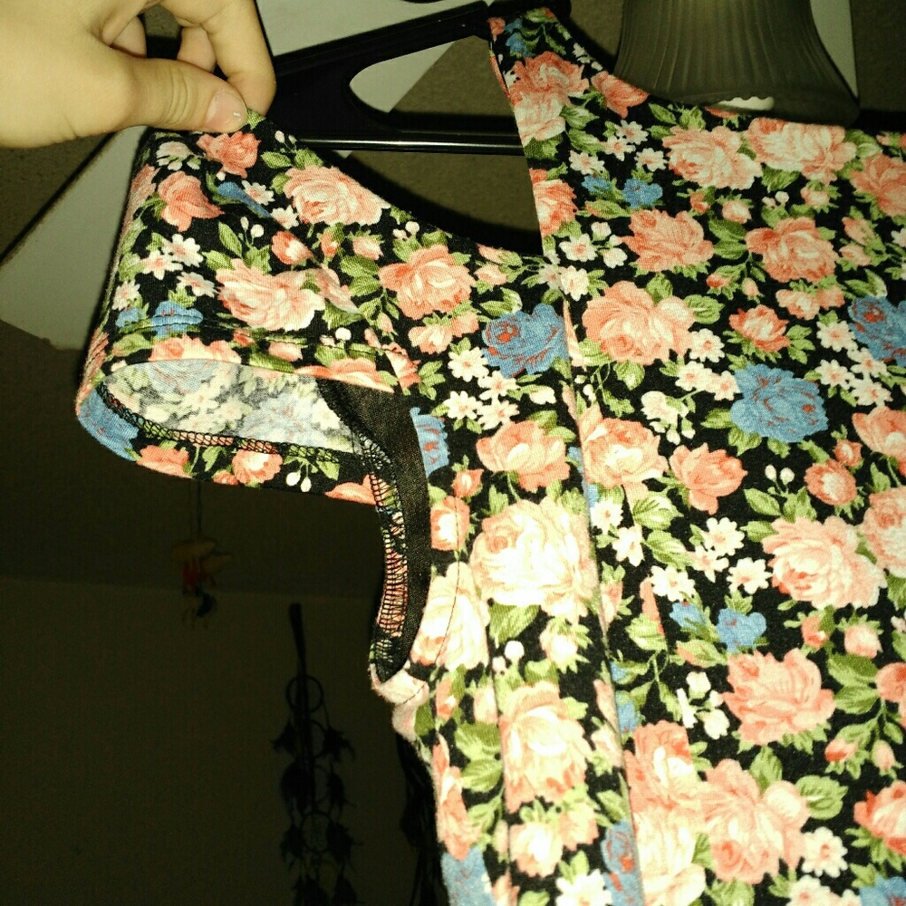 Spring dress - Picture 3 of 4